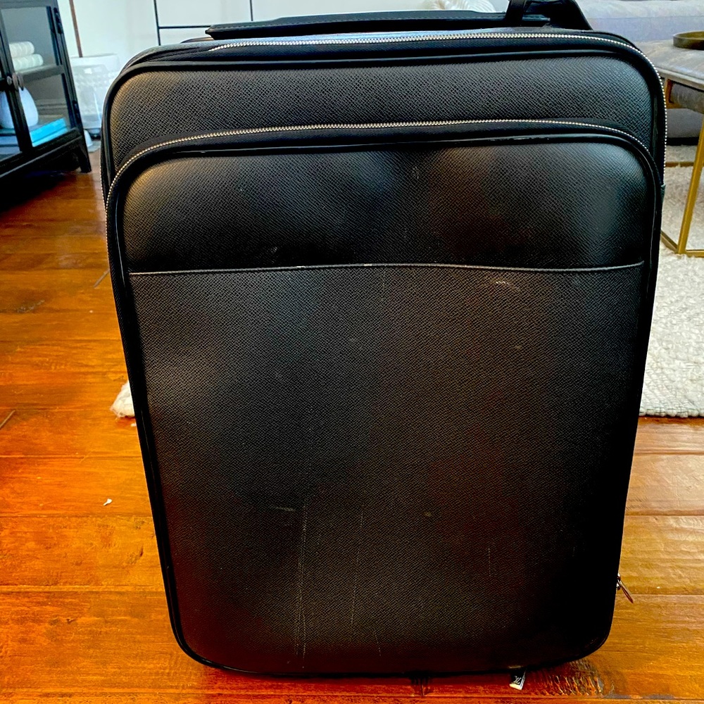 LOUIS VUITTON BLACK TAIGA BUSINESS PEGASE 55